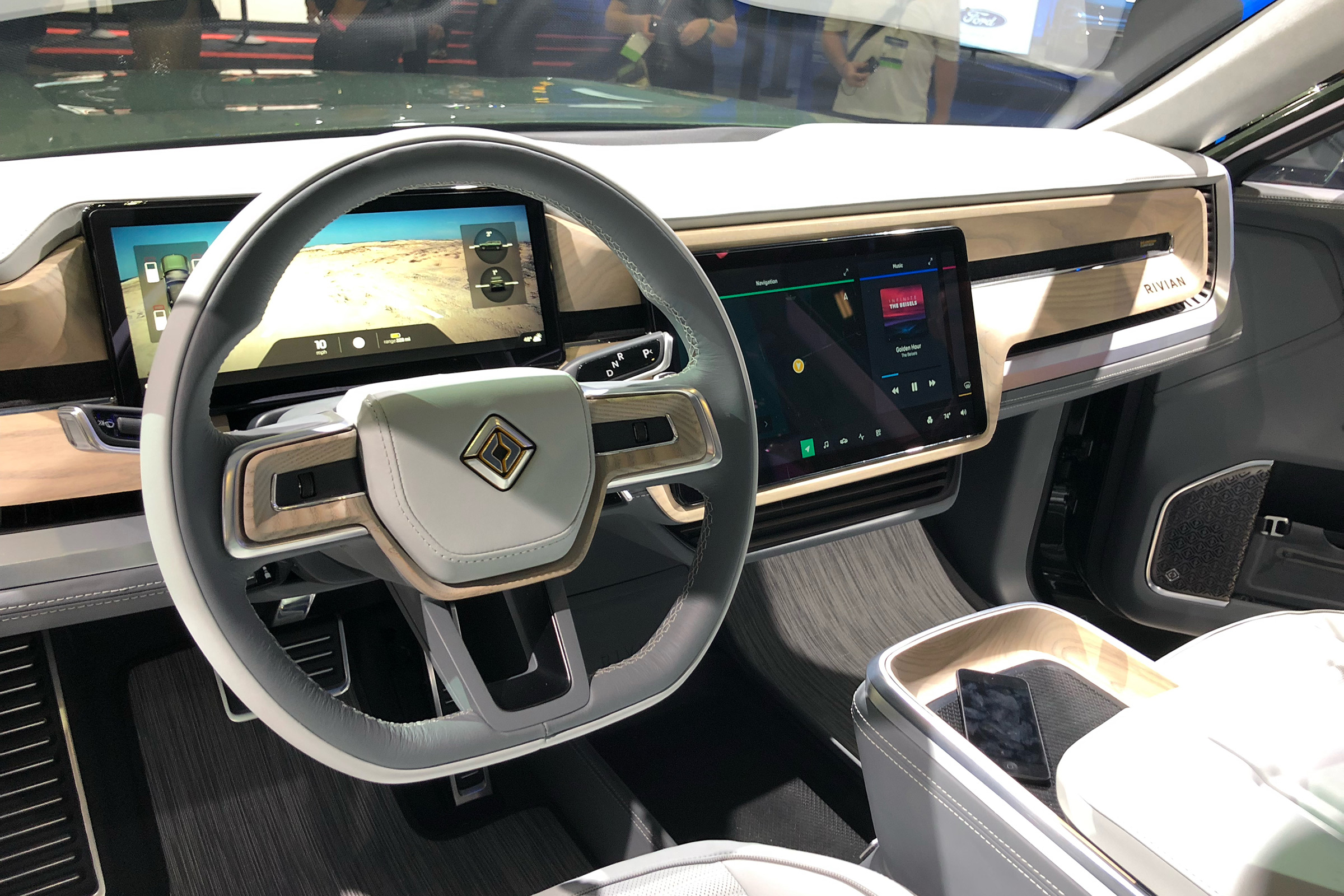 Rivian R1S - LA Motor Show - interior