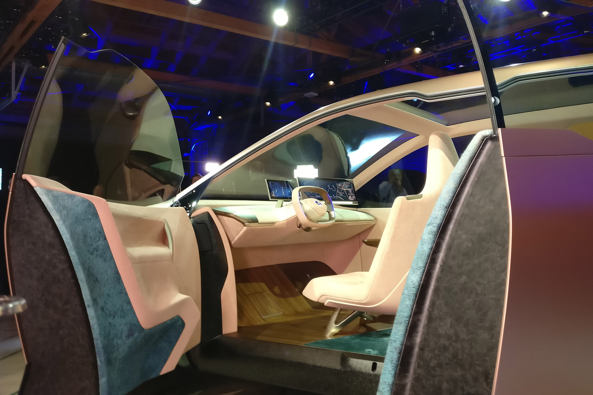BMW Vision iNEXT -  LA Motor Show - interior