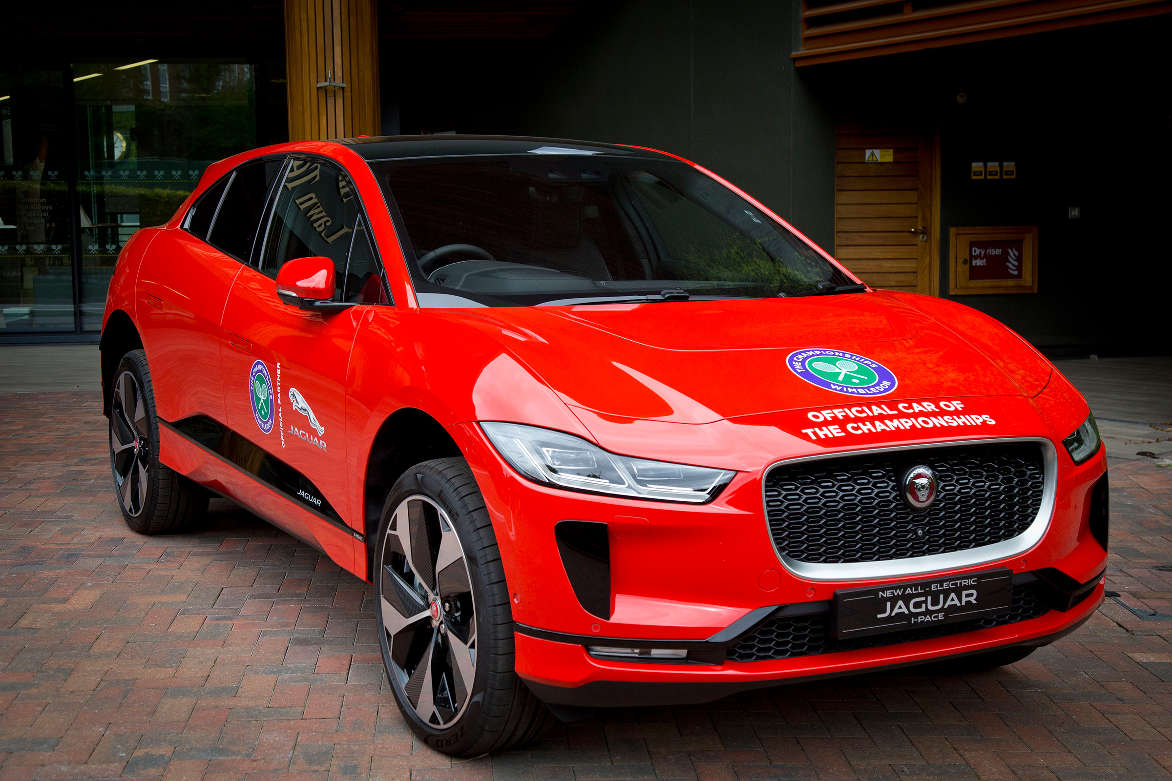 Andy Murray Jaguar I-Pace - front 3/4