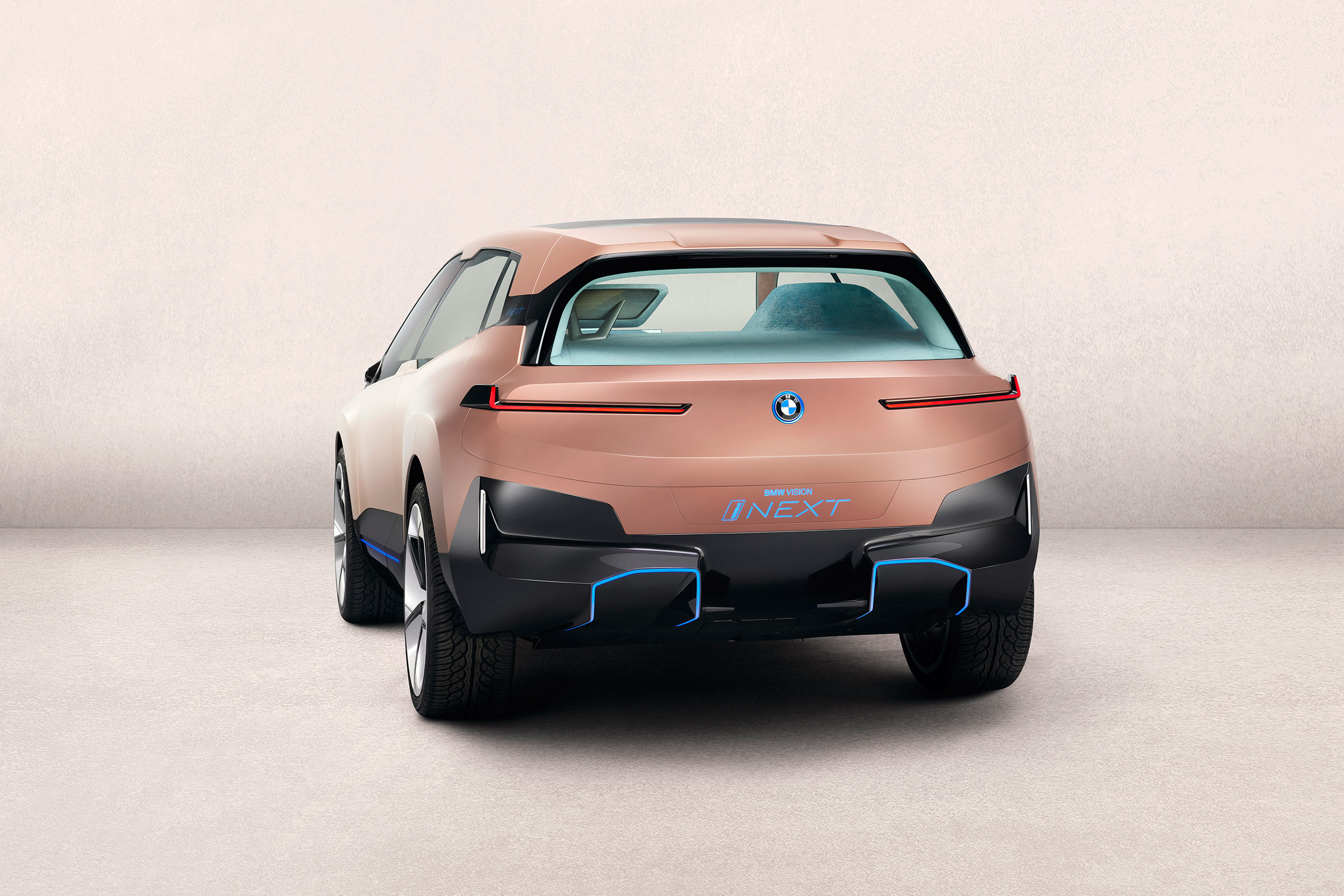 BMW Vision iNEXT - studio full rear 