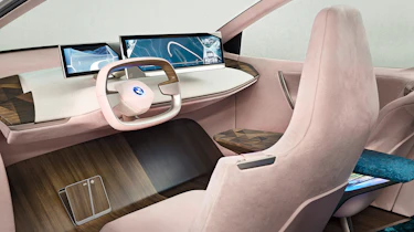 BMW Vision iNEXT - studio dash