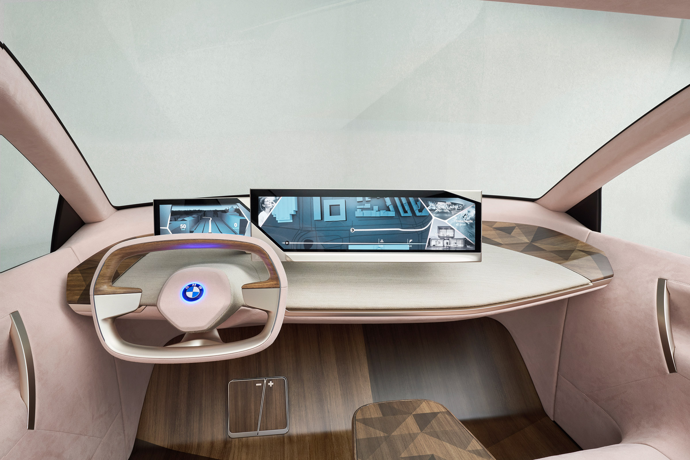 BMW Vision iNEXT - studio interior