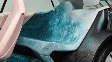 BMW Vision iNEXT - studio rear bench