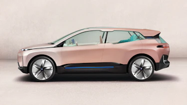 BMW Vision iNEXT - studio side