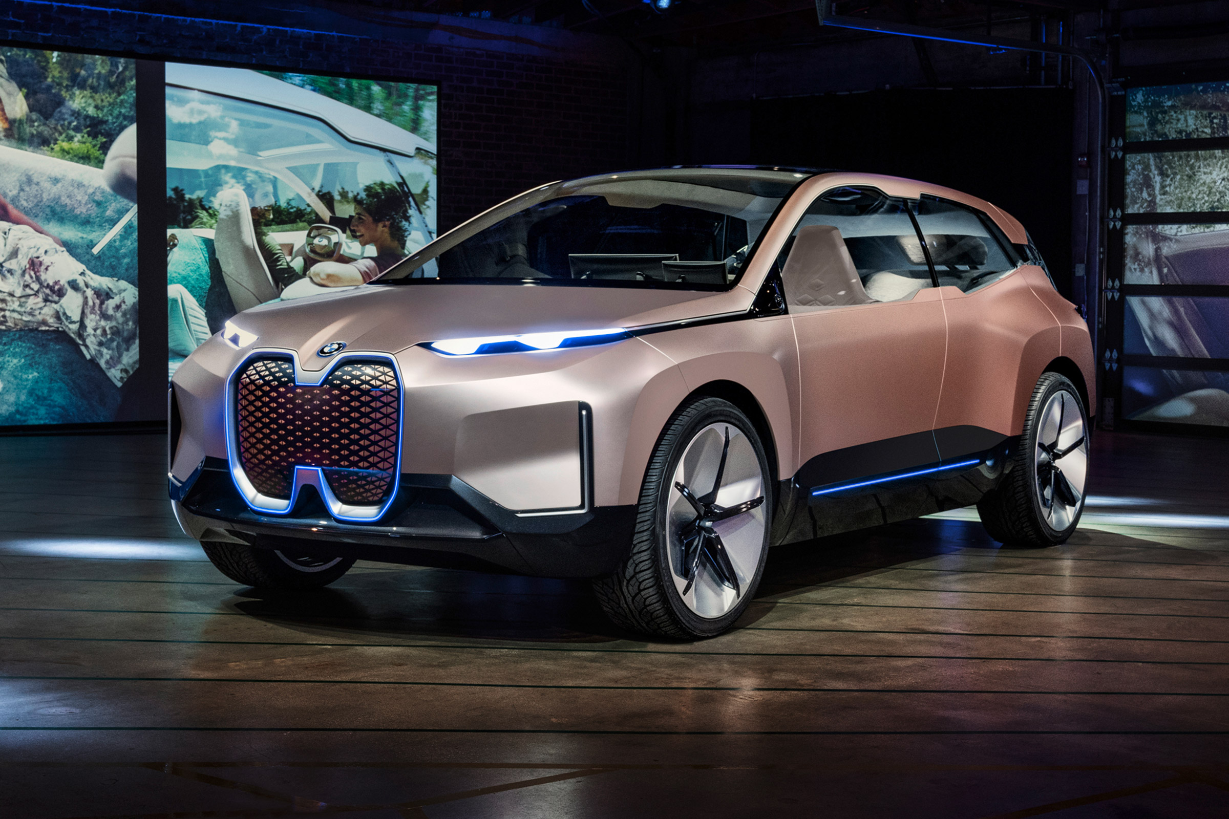 BMW Vision iNEXT - LA front