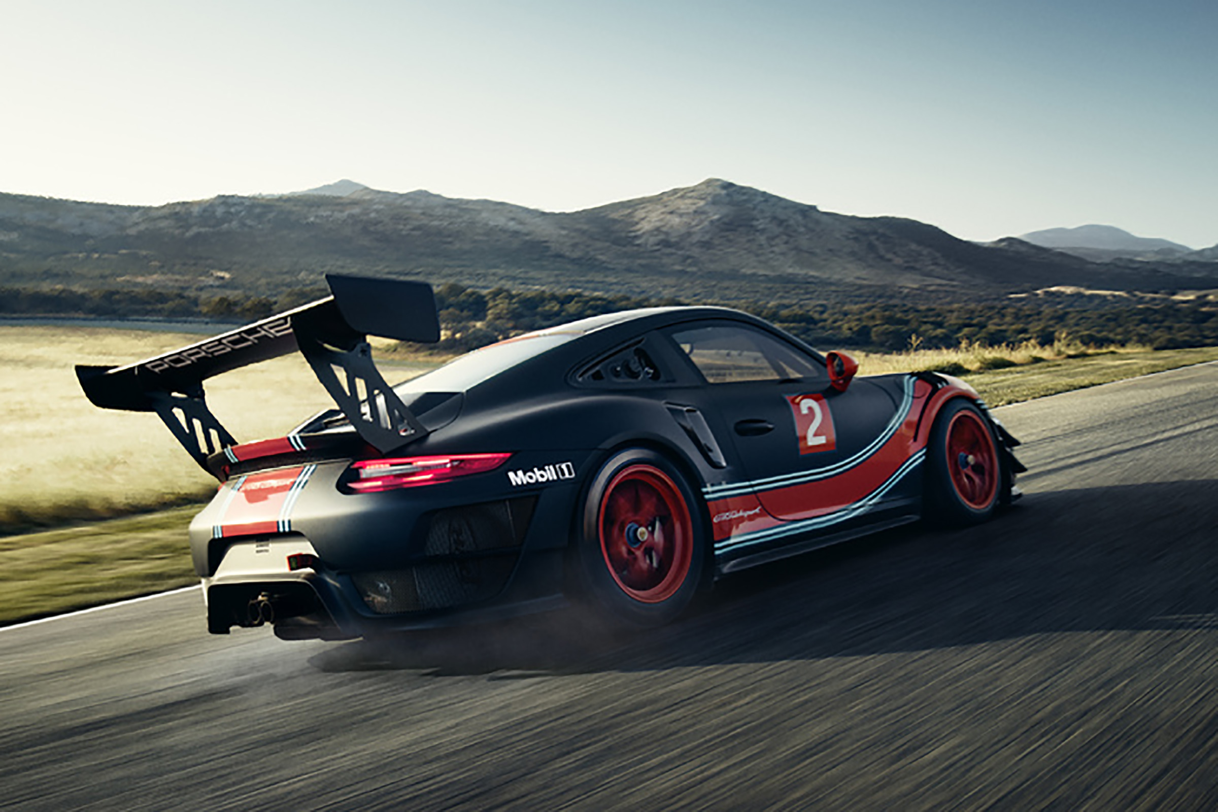 Porsche 911 GT2 RS Clubsport - rear tracking