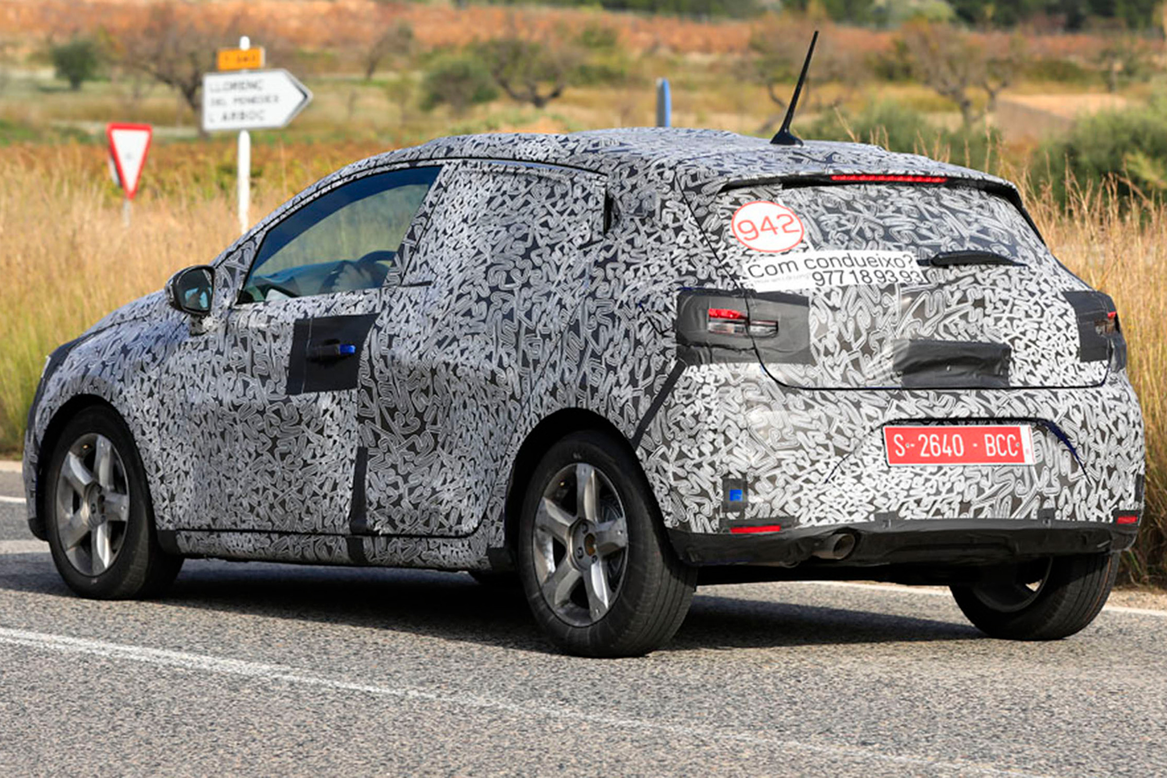 Renault Clio - spy rear