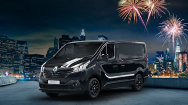 Renault trafic premier edition front
