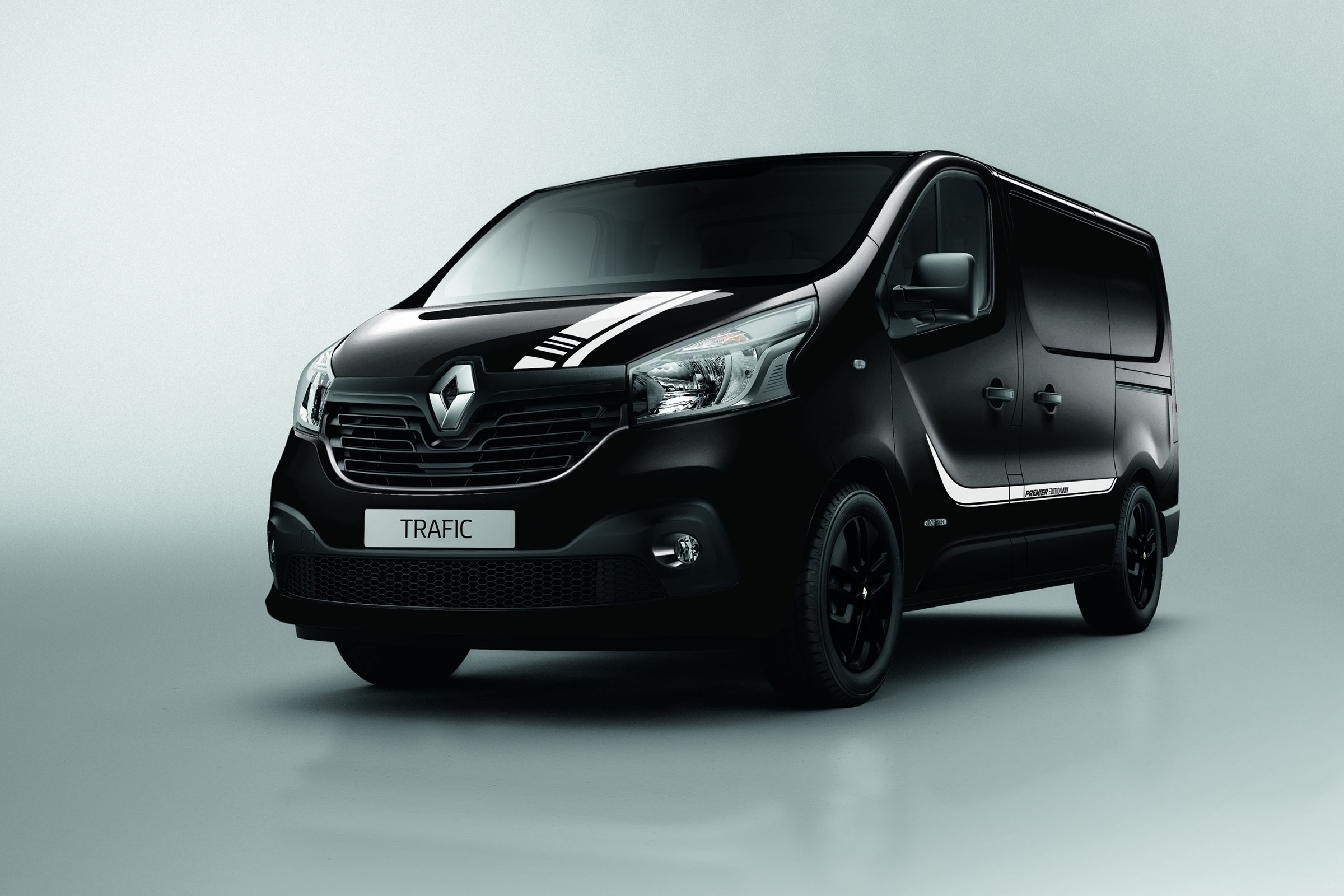 Renault trafic premier edition front 3/4