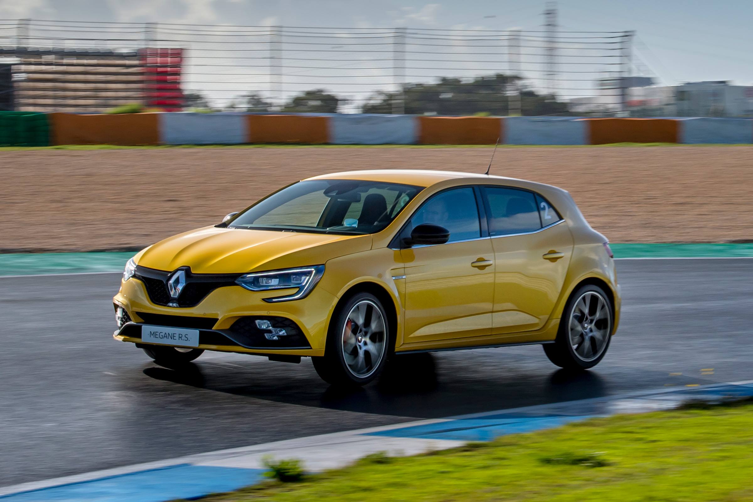Renault Megane RS 300 Trophy - front cornering left
