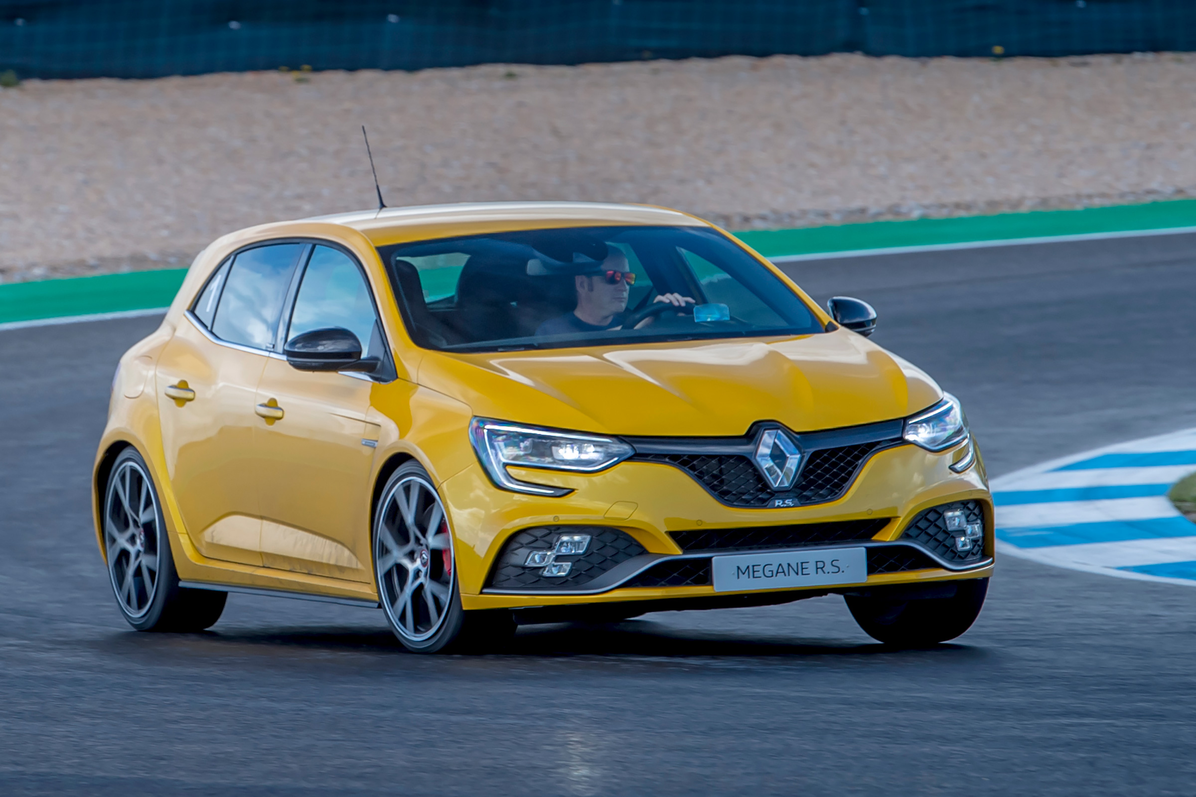 Renault Megane RS 300 Trophy - front cornering right