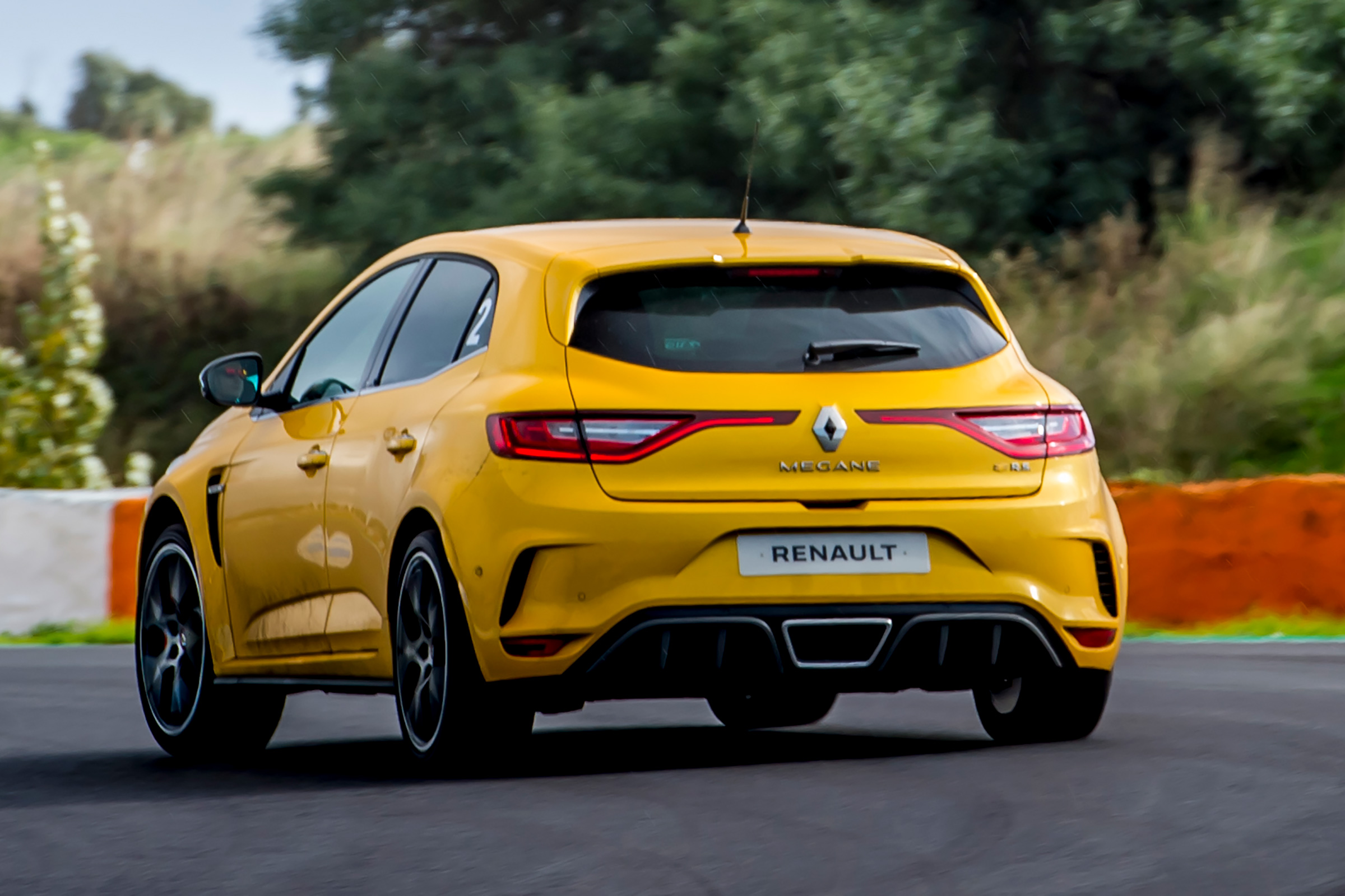 Renault Megane RS 300 Trophy - rear cornering