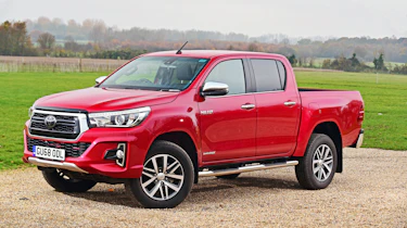 Toyota Hilux Invincible X static