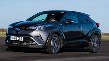 Toyota C-HR - front tracking