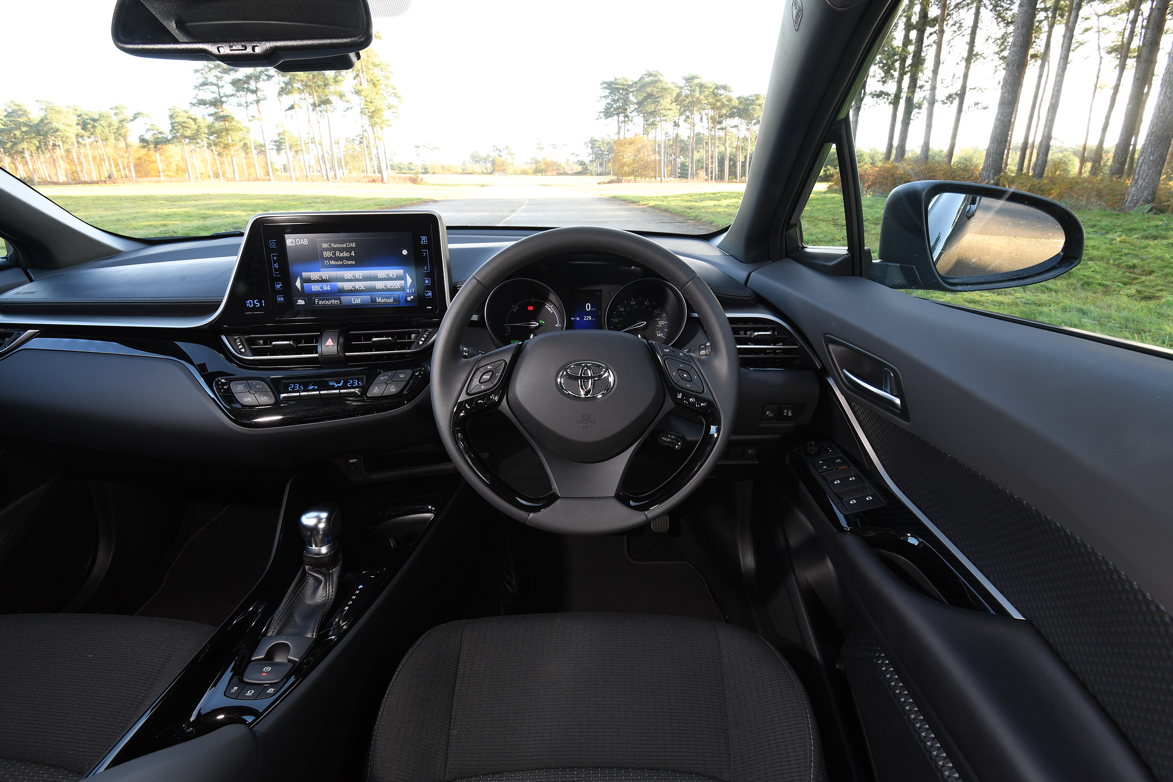 Toyota C-HR - interior 