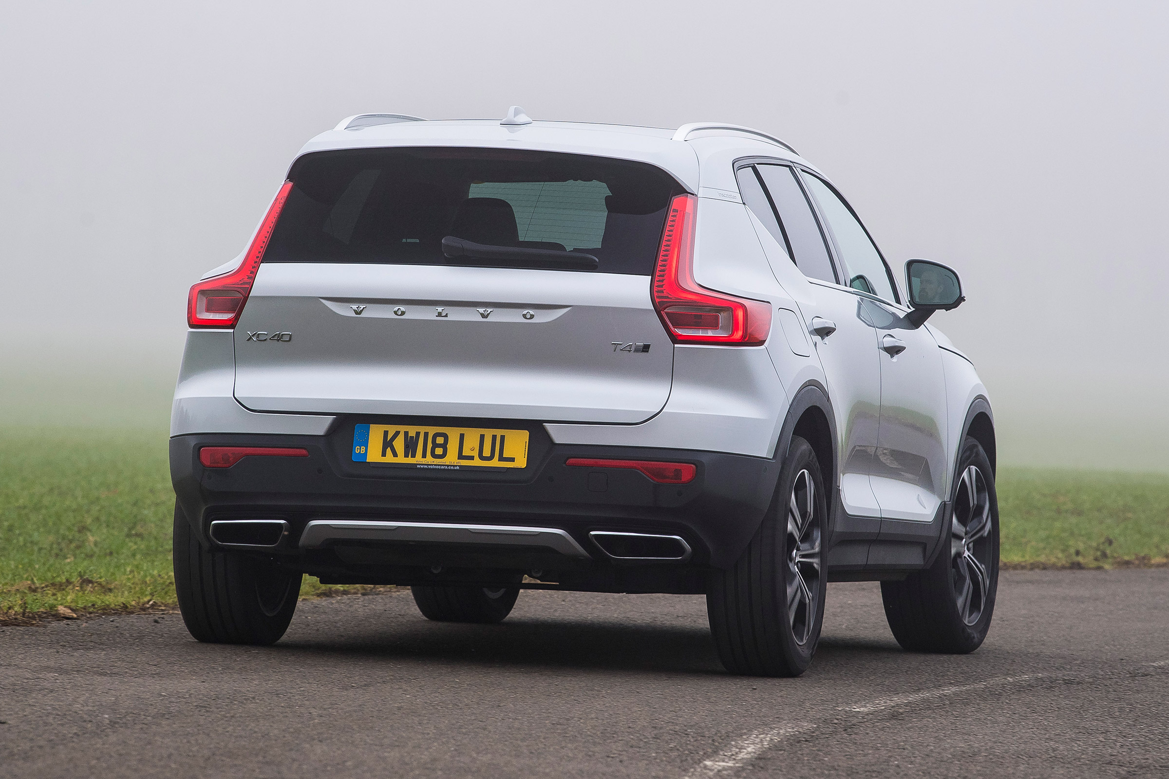 Volvo XC40 T4 - rear
