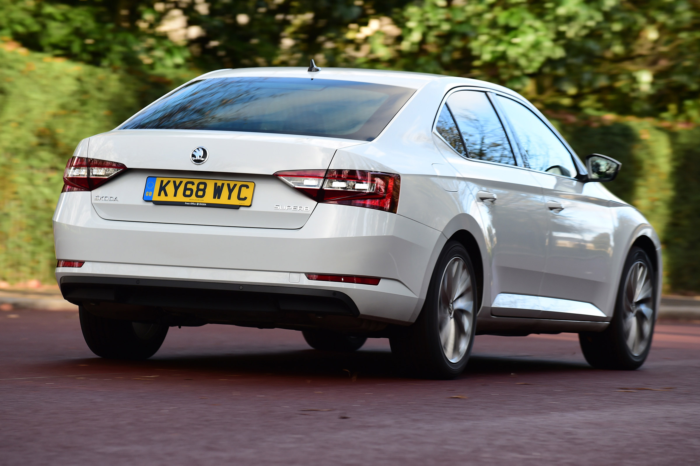 Skoda Superb 1.5 TSI - rear