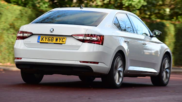 Skoda Superb 1.5 TSI - rear