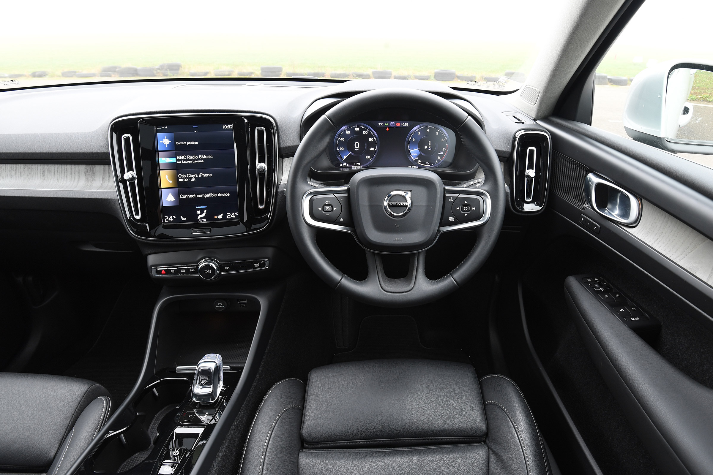 Volvo XC40 T4 - dash