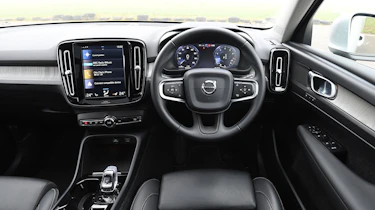 Volvo XC40 T4 - dash