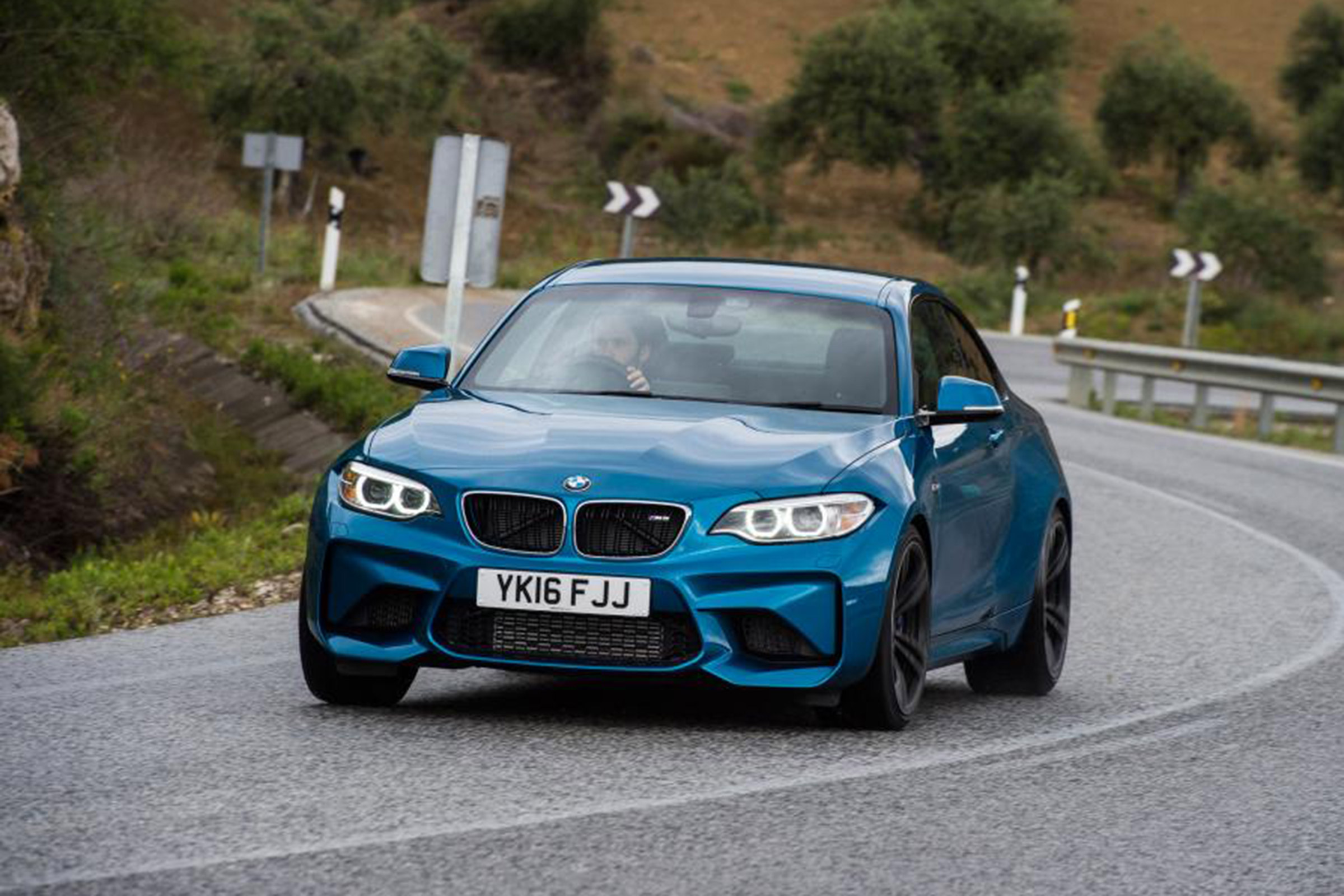 BMW M2 - front cornering
