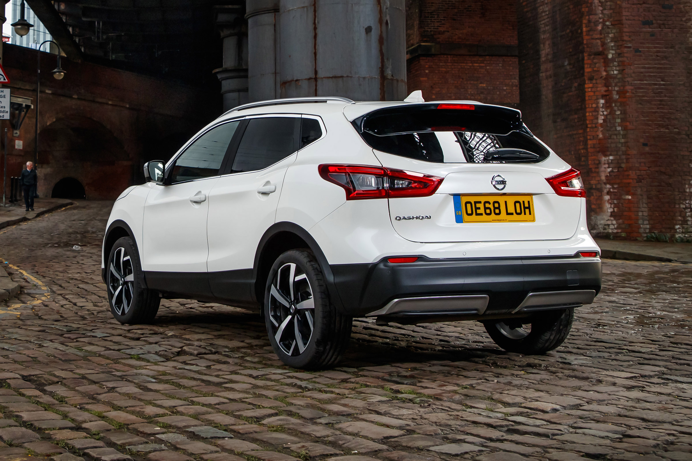 Nissan Qashqai 1.3 DiG-T - rear static
