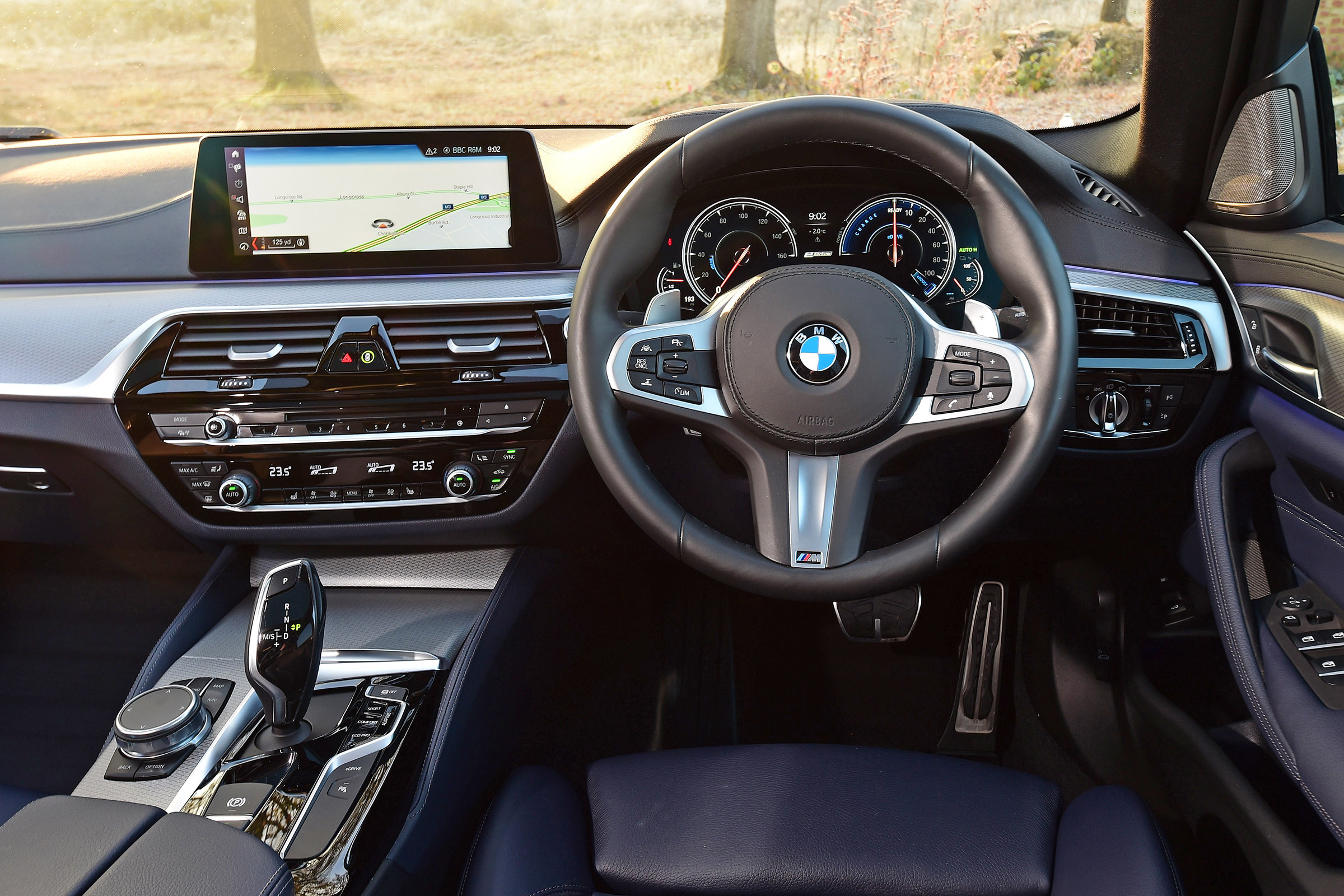 BMW 530e - dash