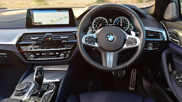 BMW 530e - dash