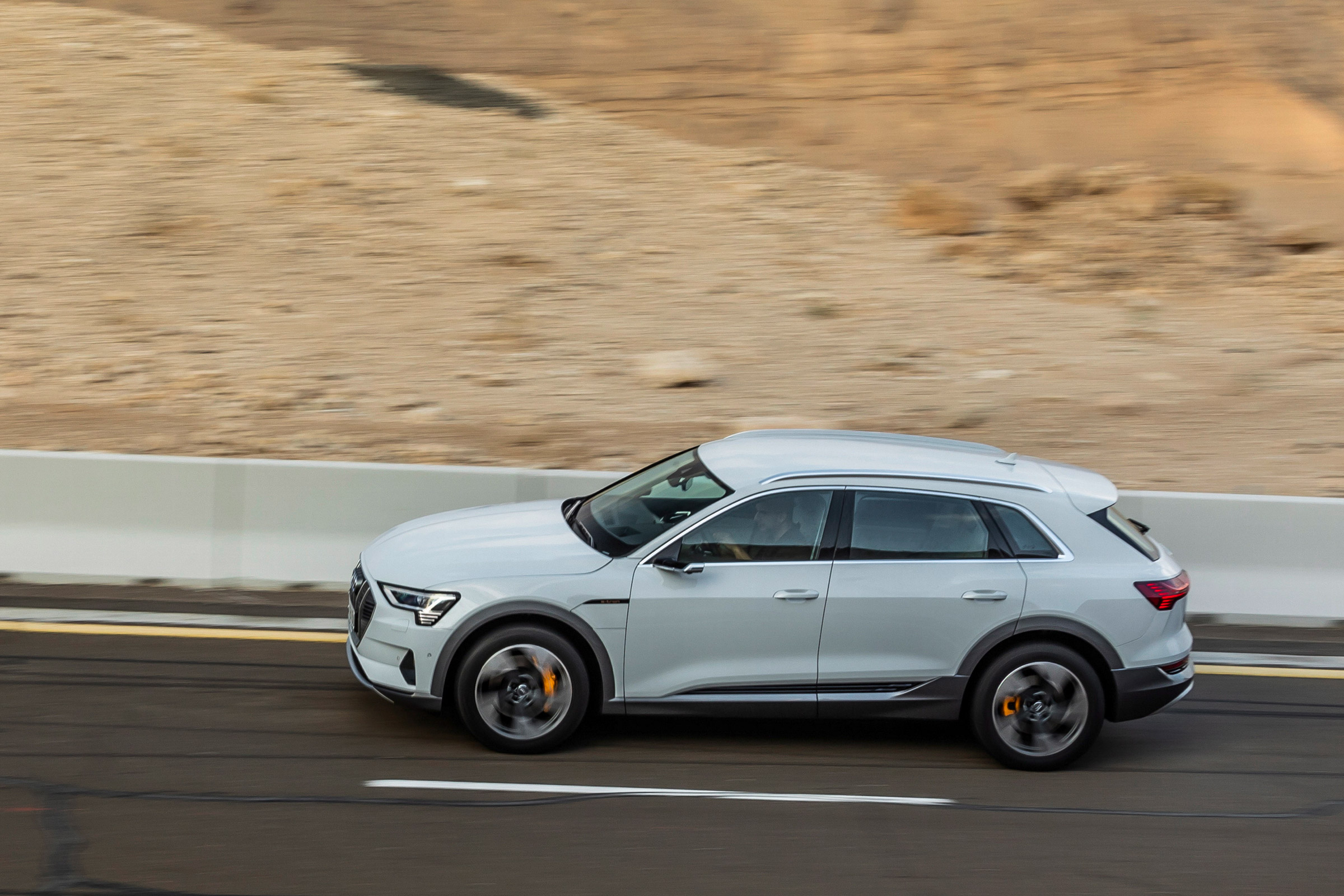 Audi e-tron road