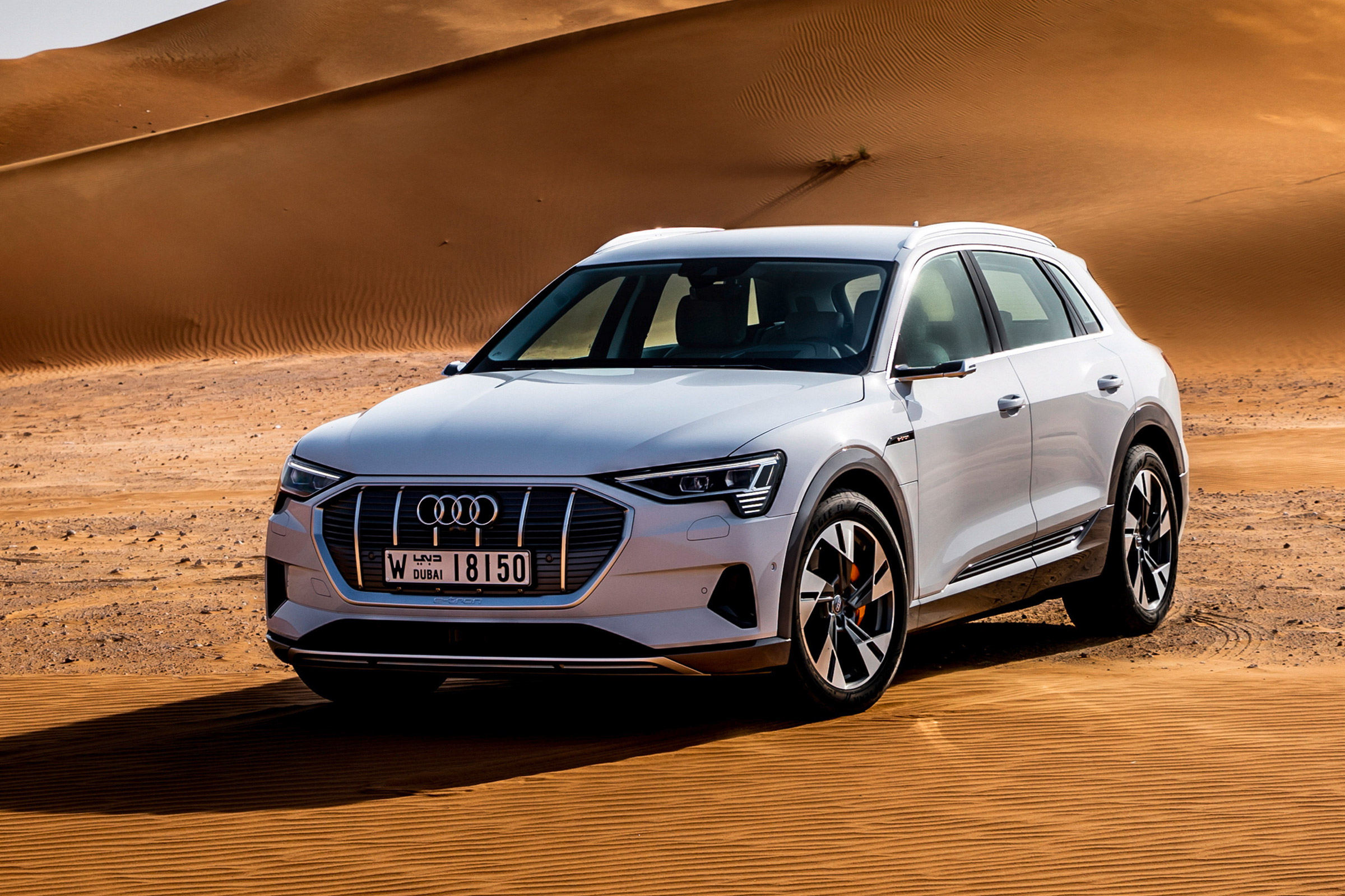 Audi e-tron front