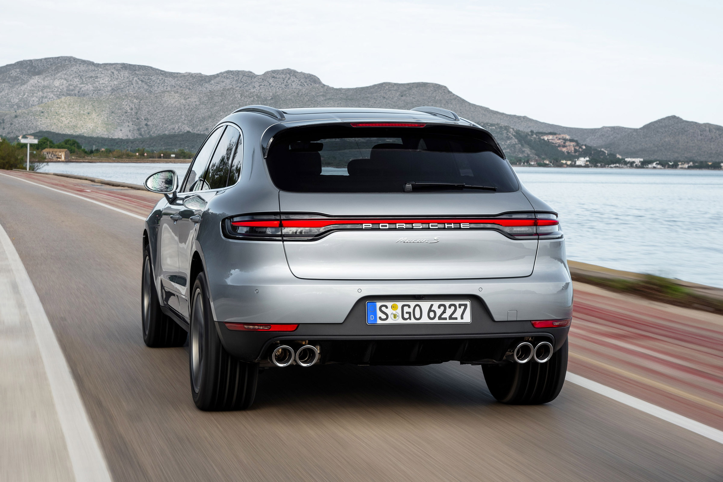 Porsche Macan S - rear tracking