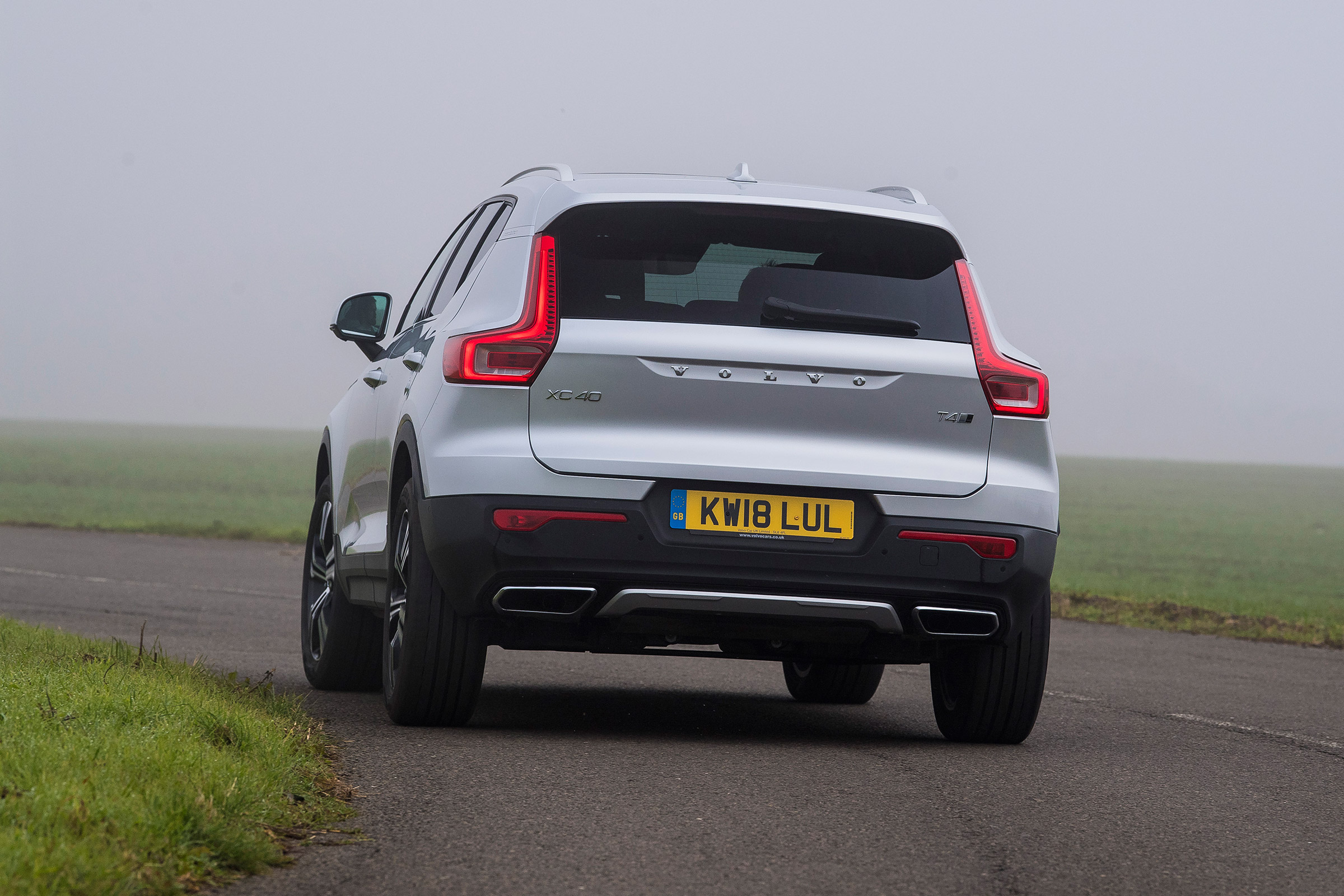Volvo XC40 T4 - rear action