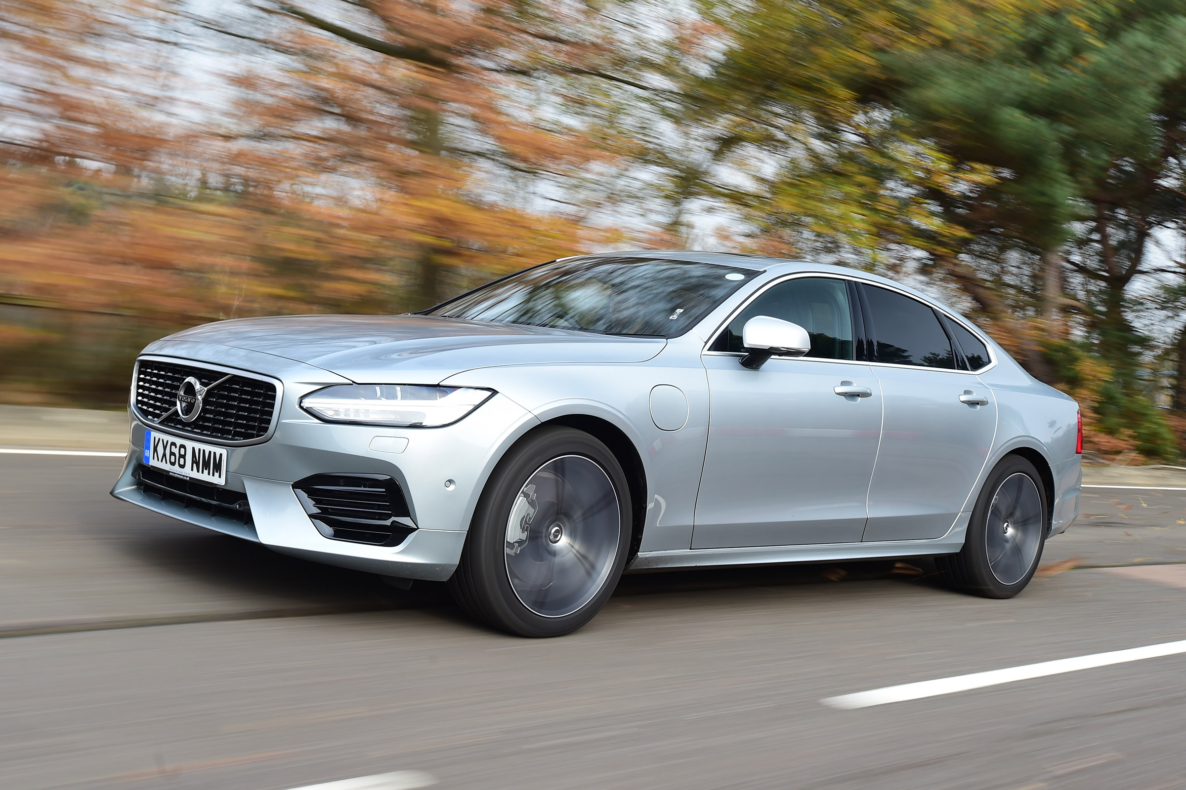 Volvo S90 T8 - front
