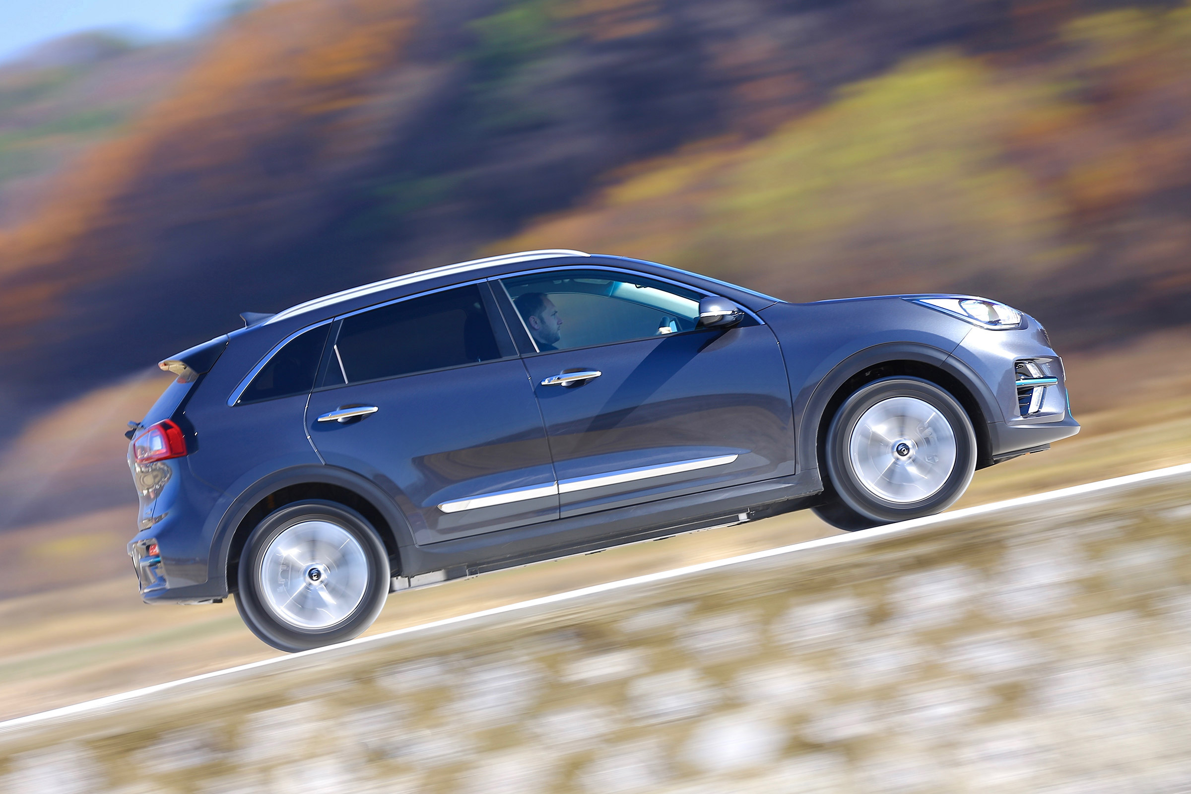 Kia e-Niro - side