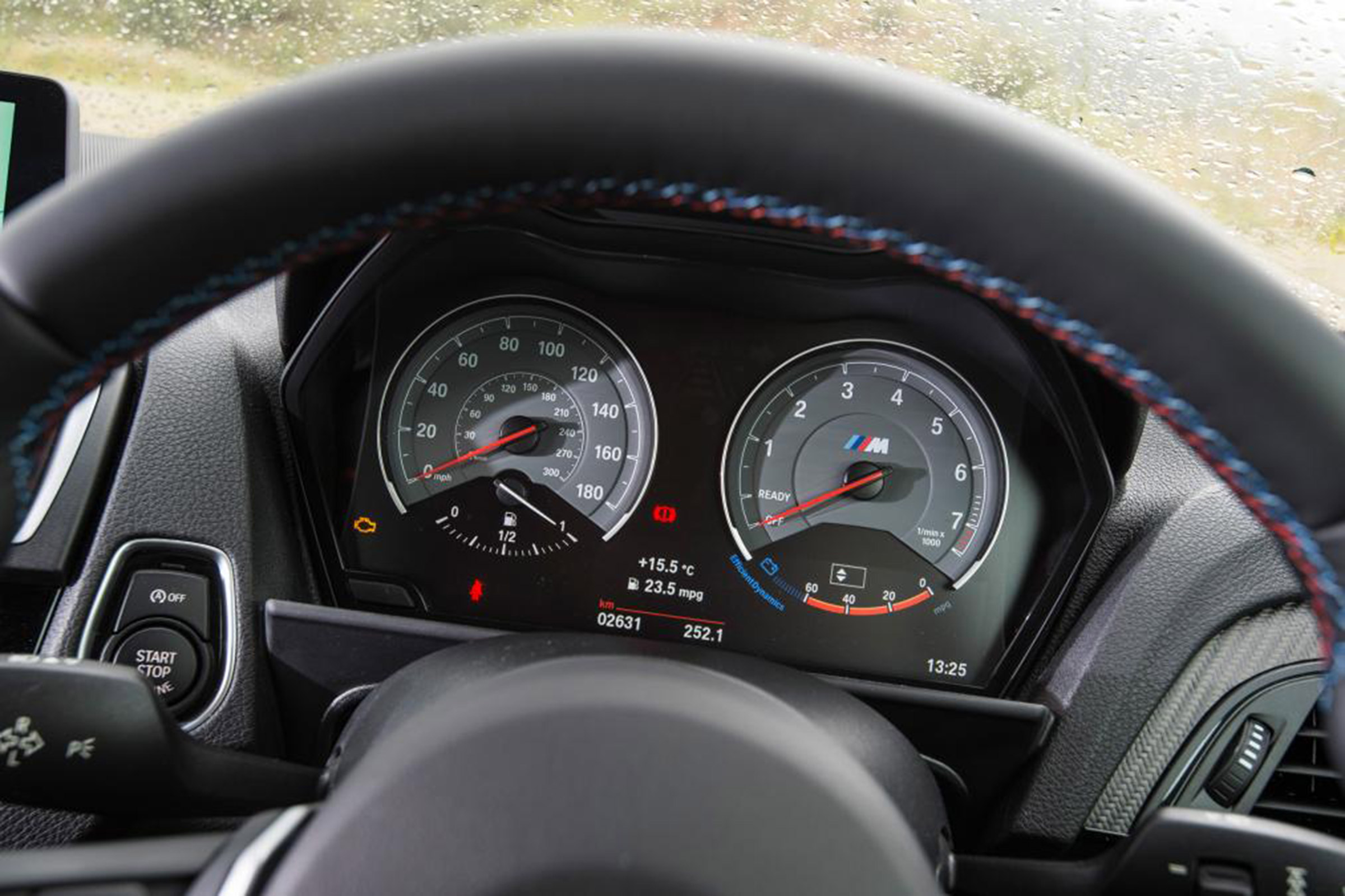 BMW M2 - dials