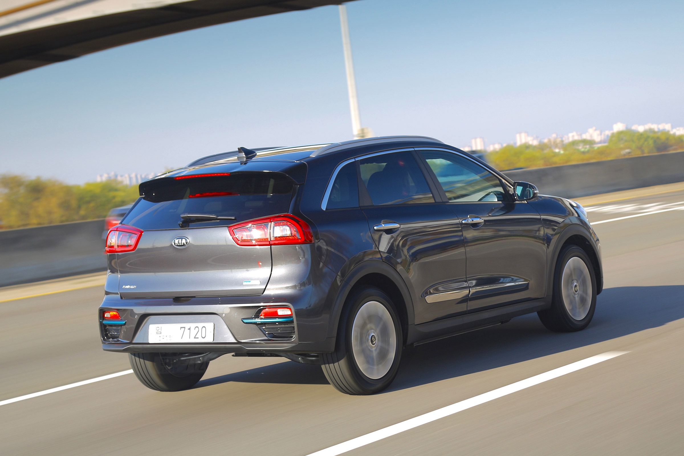 Kia e-Niro - rear action