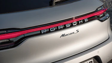 Porsche Macan S - rear light