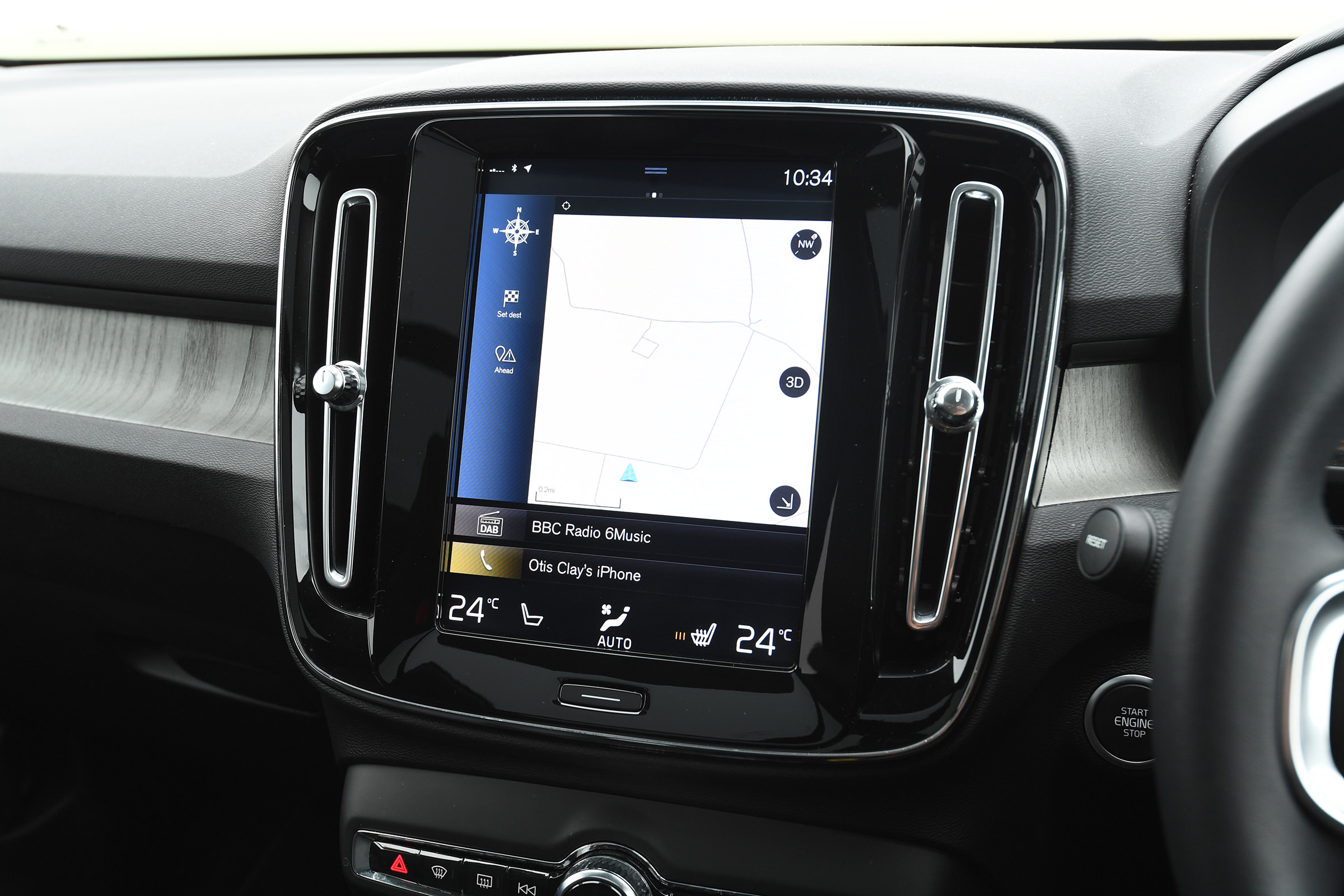 Volvo XC40 T4 - sat-nav