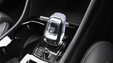 Volvo XC40 T4 - transmission
