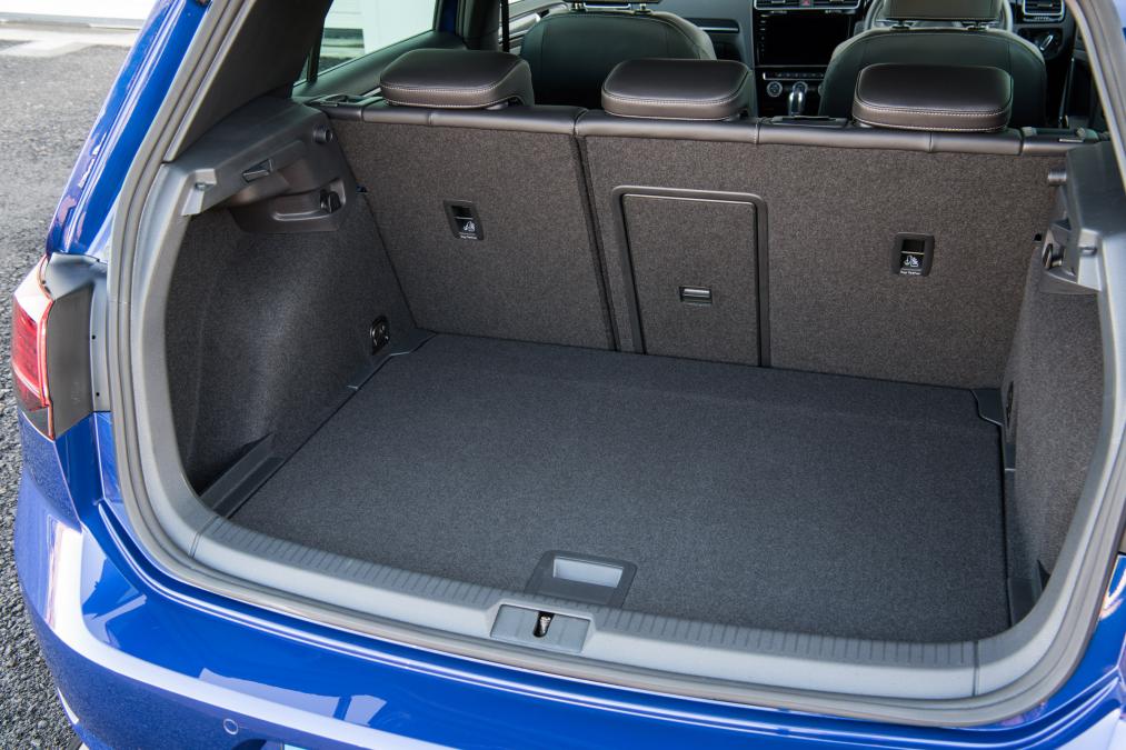 Used Volkswagen Golf R - boot