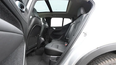 Volvo XC40 T4 - rear seats