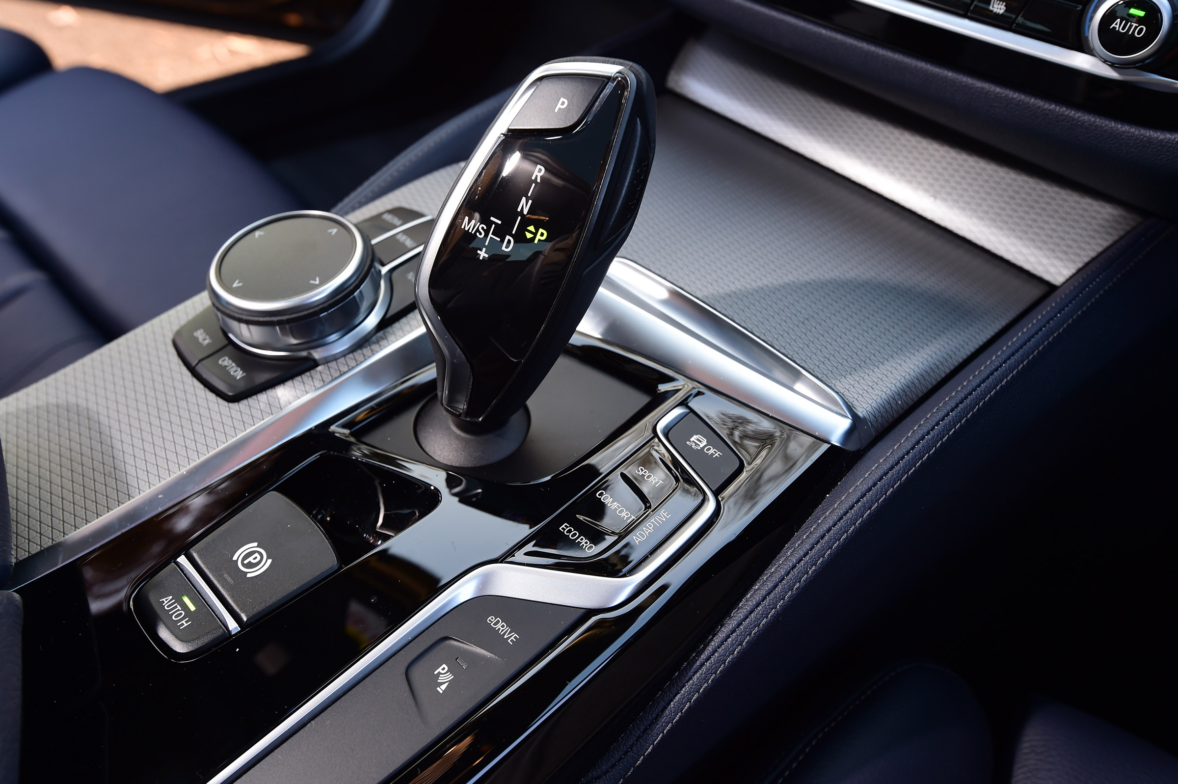 BMW 530e - transmission