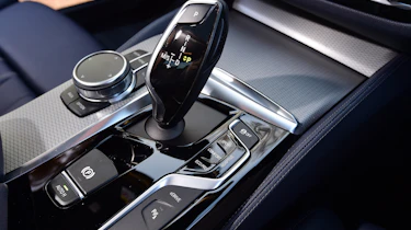 BMW 530e - transmission