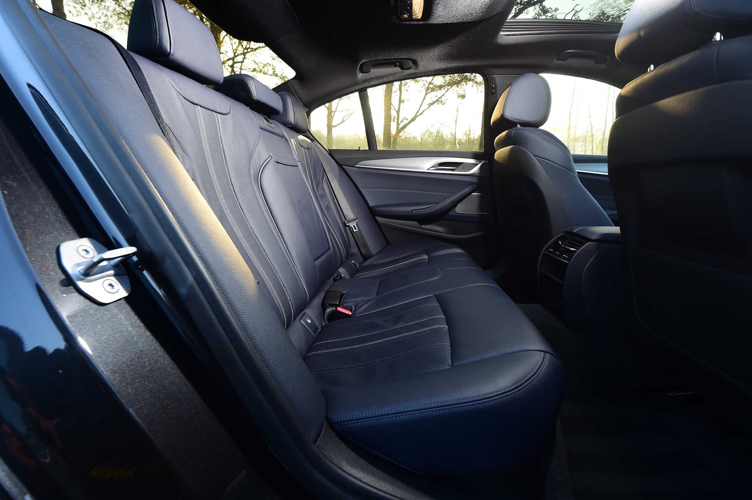 BMW 530e - rear seats