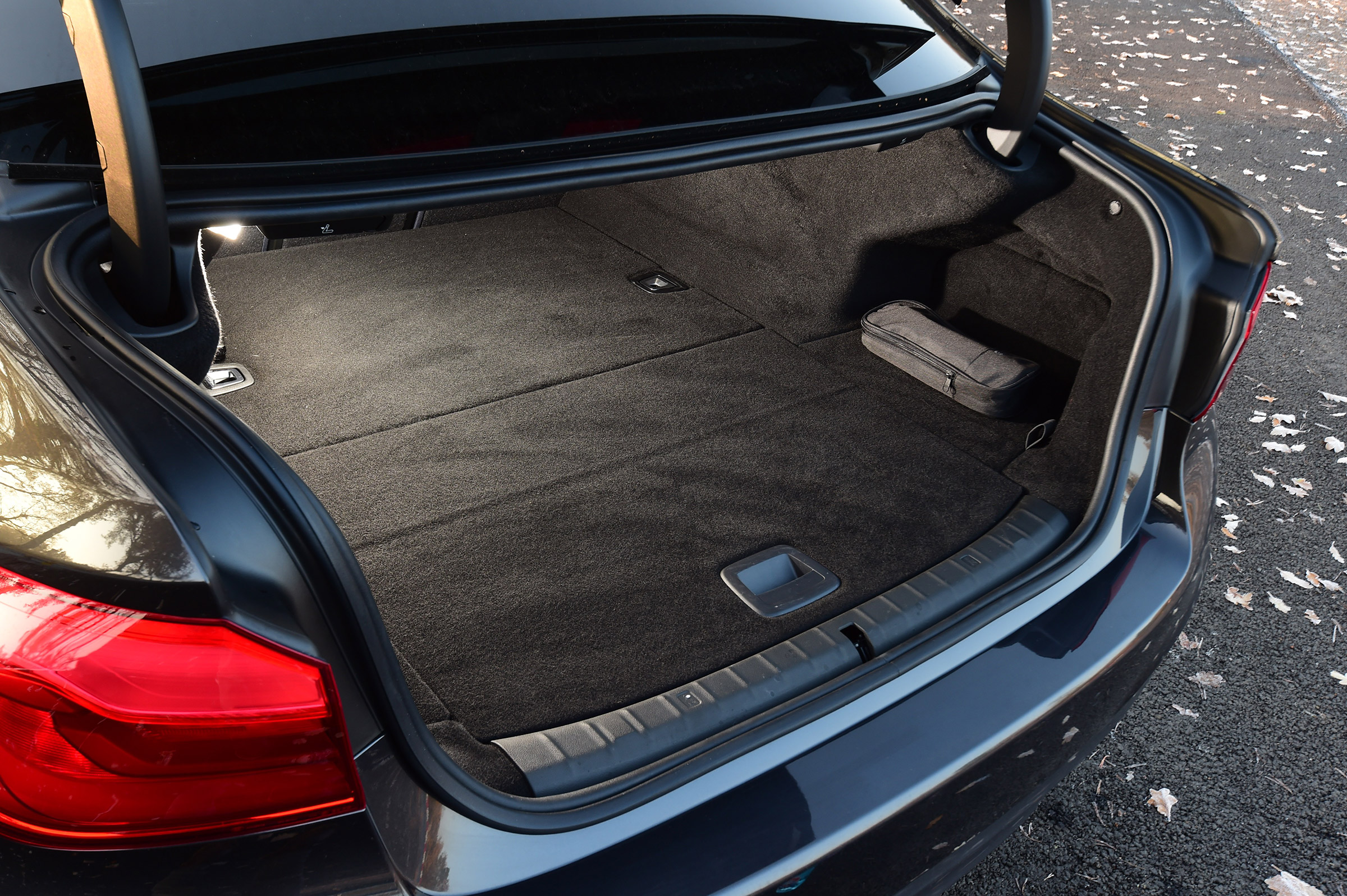BMW 530e - boot