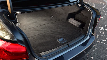 BMW 530e - boot