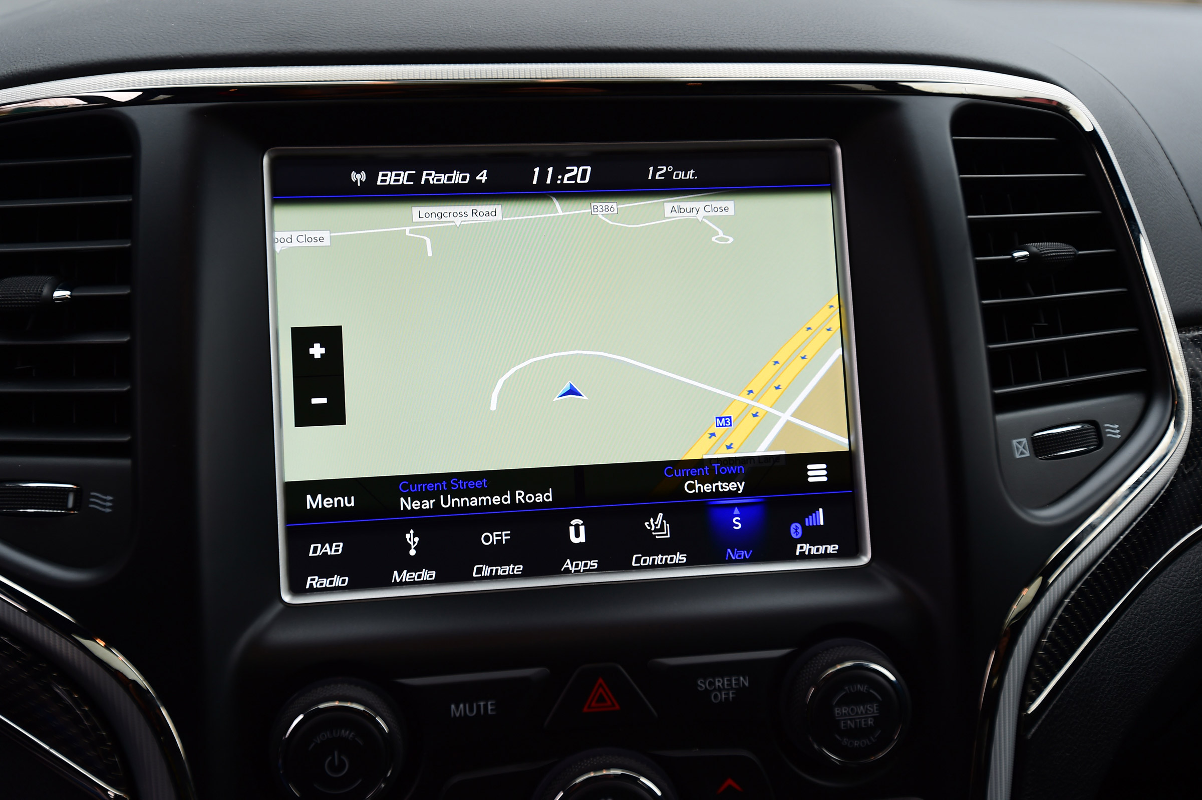 Jeep Grand Cherokee Trackhawk - sat-nav