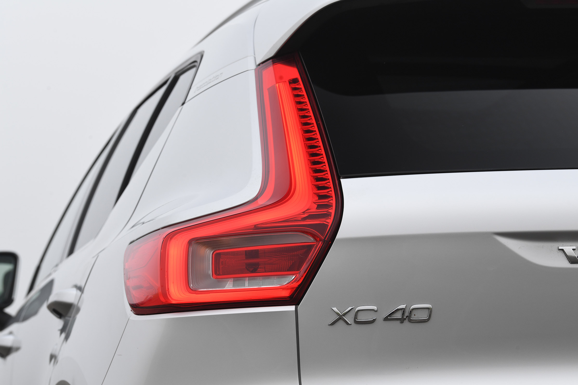 Volvo XC40 T4 - rear light