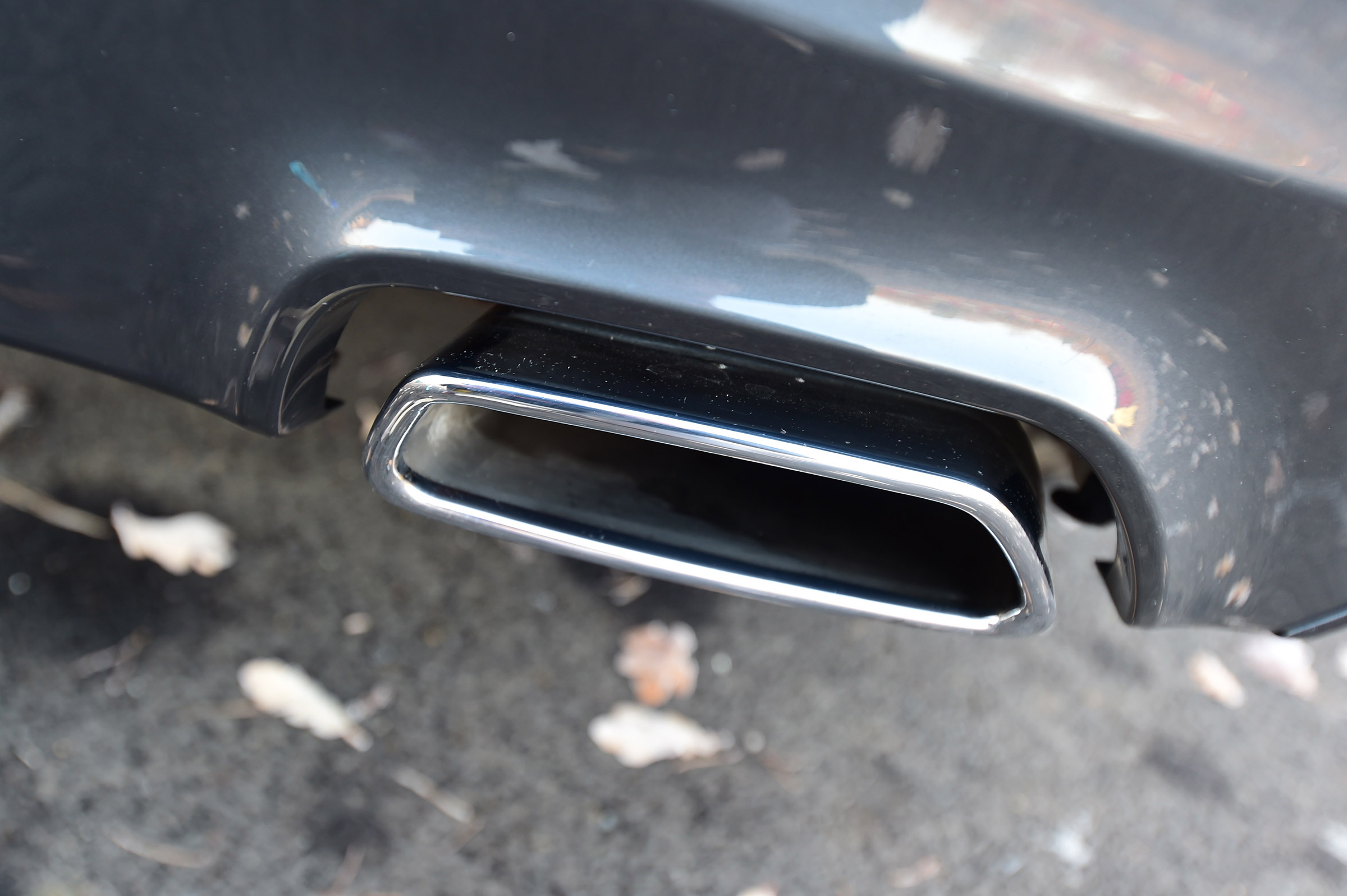 BMW 530e - exhaust