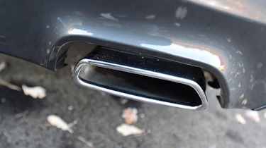 BMW 530e - exhaust